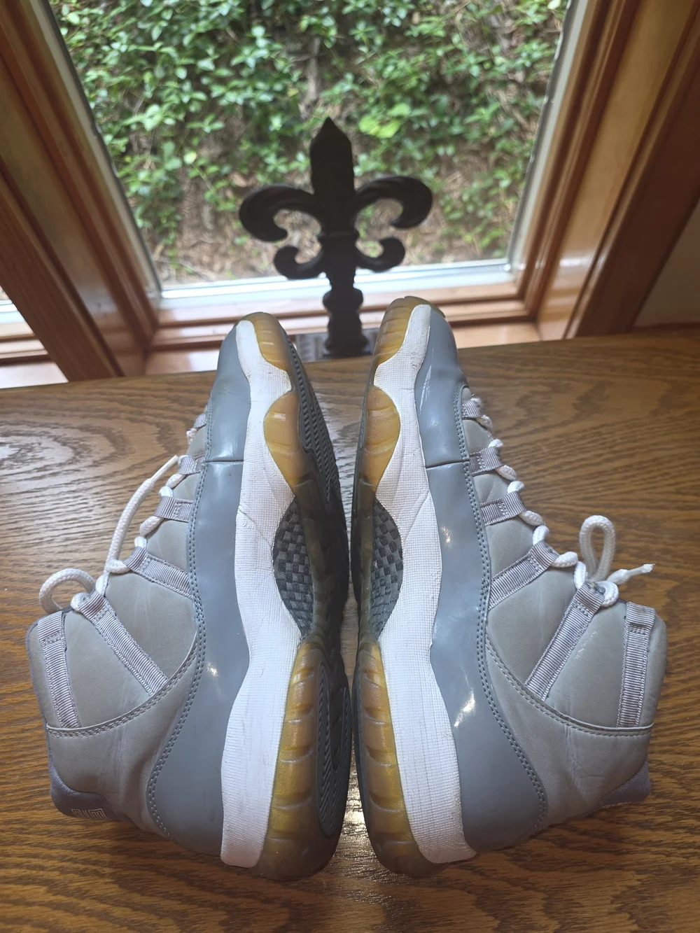 Air Jordan 11 Retro 2010 Cool Grey White Sneakers Sz 10.5